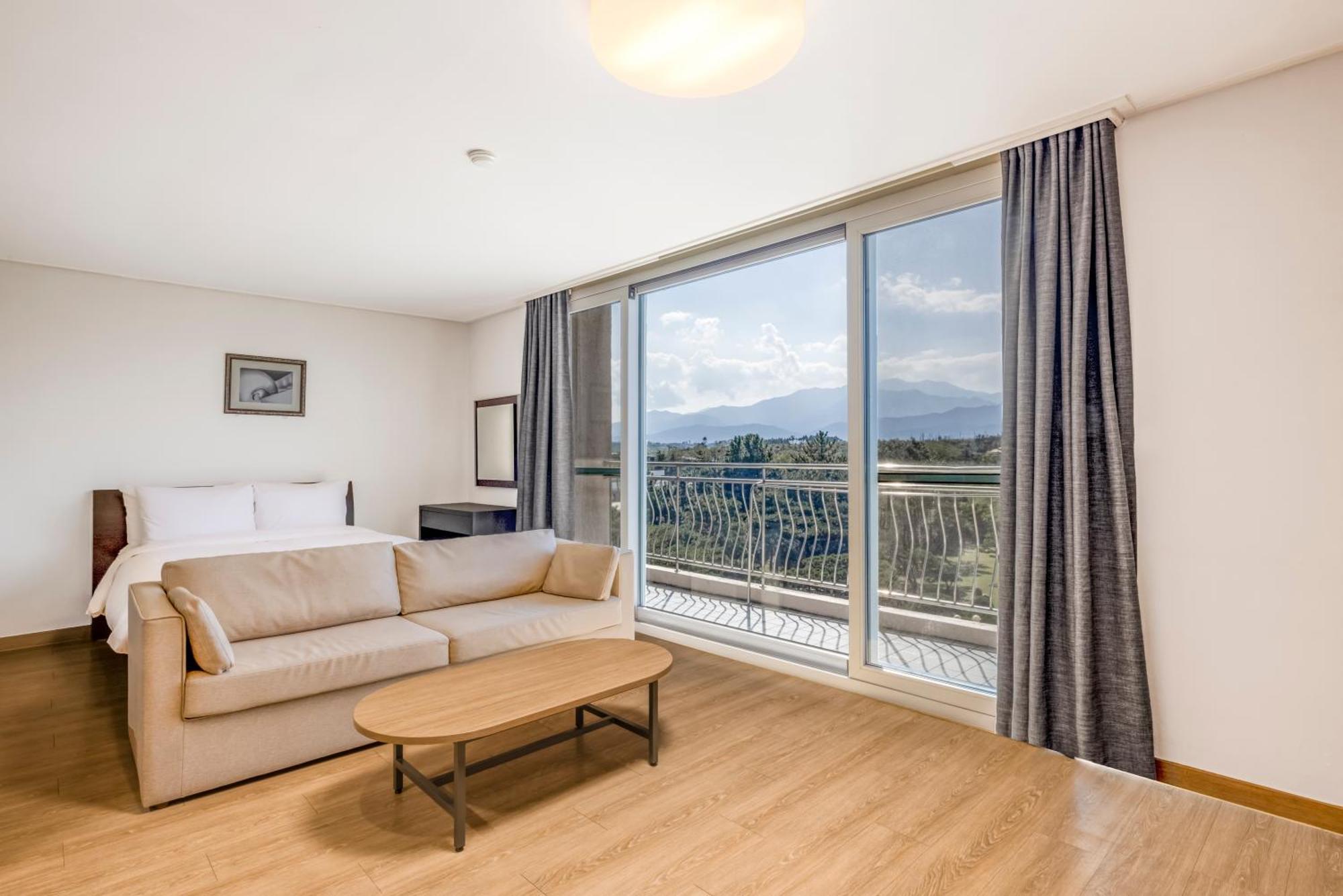 Kensington Resort Seorak Beach Sokcho Esterno foto